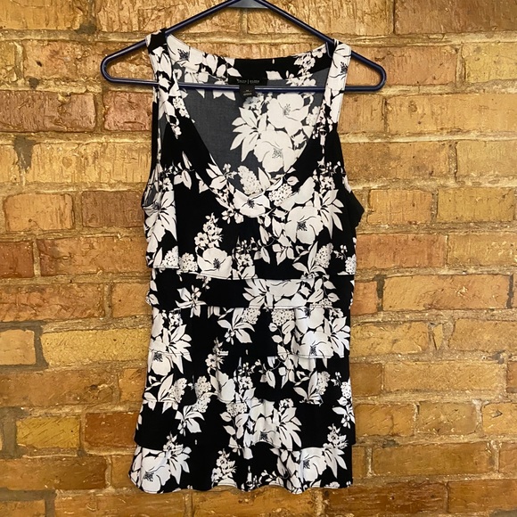 White House black market top - Picture 1 of 2